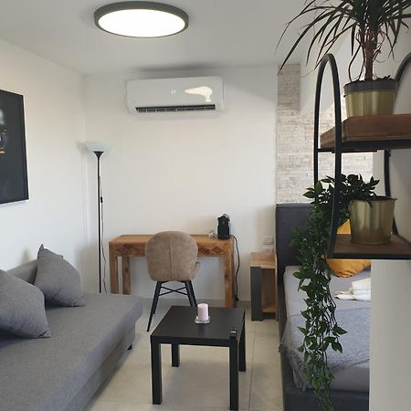 Maya New Guest House -Panoramic Sea&Citycentre View, Хайфа Стая снимка